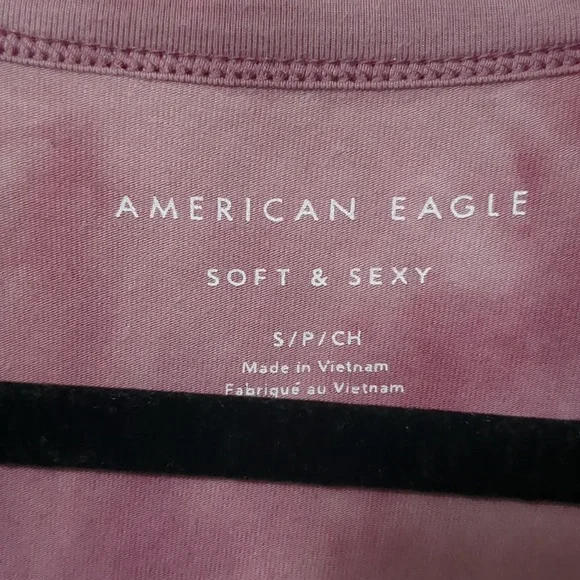 American Eagle T-shirt - Picture 5 of 6